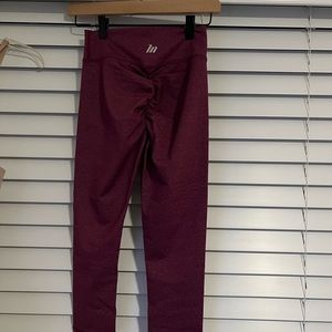 Muscle Nation- 7/8 leggings. maroon scrunch butt. Size- Medium. Never worn.